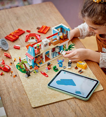 LEGO® Disney - Strandhuset fra Lilo og Stitch 43268 - 834 Dele LEGO® Disney - Strandhuset fra Lilo og Stitch 43268 - 834 Dele