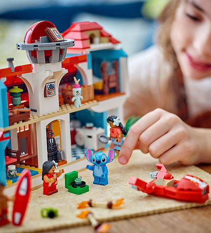 LEGO® Disney - Strandhuset fra Lilo og Stitch 43268 - 834 Dele LEGO® Disney - Strandhuset fra Lilo og Stitch 43268 - 834 Dele