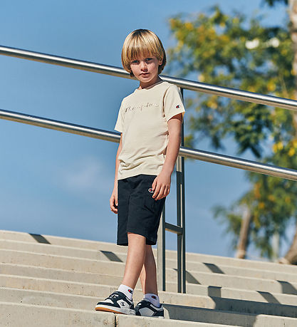 Champion T-shirt - Offwhite m. Logo Champion T-shirt - Offwhite m. Logo