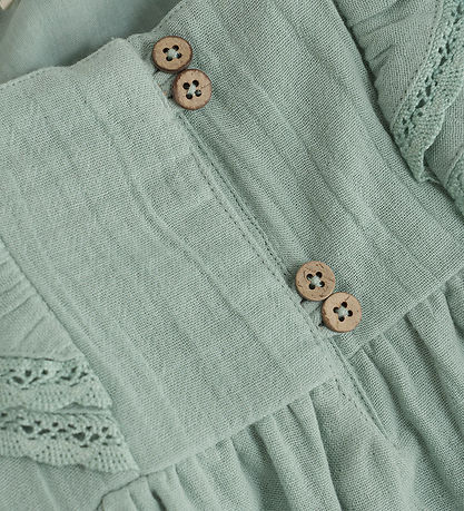 En Fant Kjole - Musselin - Jadeite m. Blonder