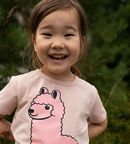DYR T-shirt - DyrGrowl - Lt Rose Lama Buddy