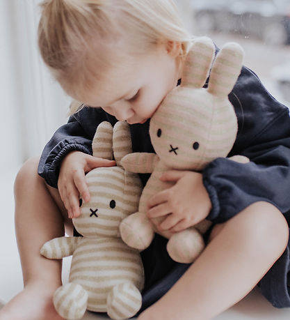 Bon Ton Toys Bamse - 23 cm - Strik - Miffy Organic Cotton - Spar Bon Ton Toys Bamse - 23 cm - Strik - Miffy Organic Cotton - Spar