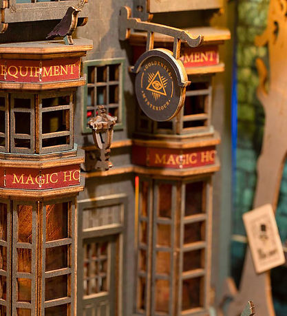 Rolife Miniature-diorama - DIY - Book Nook & Wonderland - Magic  Rolife Miniature-diorama - DIY - Book Nook & Wonderland - Magic