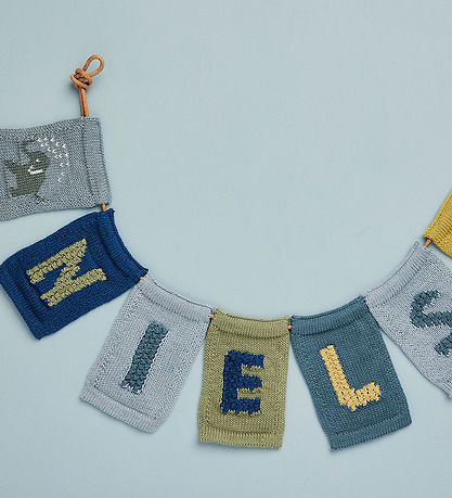 Smallstuff Knitted Flag - Elephant - Blue Motif