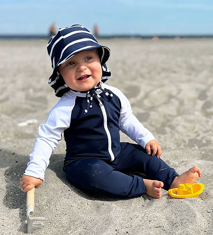 Petit Crabe Badeheldragt - Multicolor - UV50+ - Blå/Hvid Petit Crabe Badeheldragt - Multicolor - UV50+ - Blå/Hvid