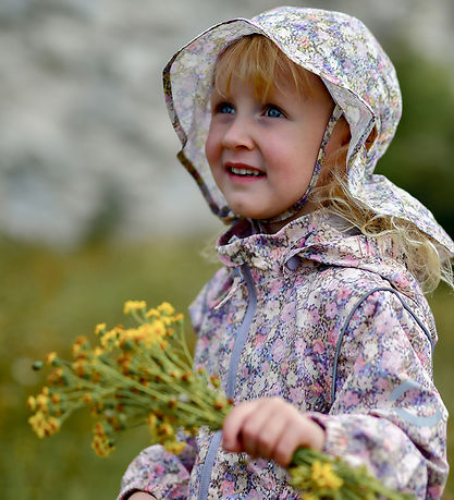 Mikk-Line Sommerhat - Dusk