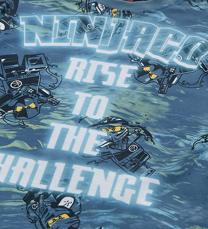LEGO® Ninjago T-shirt - LwTaffy 308 - Støvet Blå m. Print LEGO® Ninjago T-shirt - LwTaffy 308 - Støvet Blå m. Print