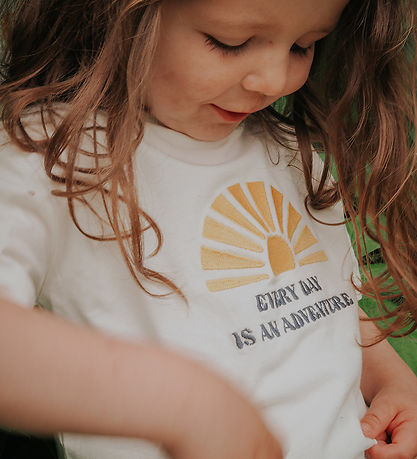 Fliink T-shirt - Sommer Sun - Cloud Dancer Fliink T-shirt - Sommer Sun - Cloud Dancer