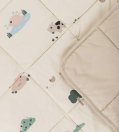 Done by Deer Legetæppe - Tiny Farm - 80x100 cm - Sand Done by Deer Legetæppe - Tiny Farm - 80x100 cm - Sand