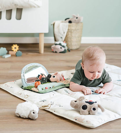 Done by Deer Legetæppe - Tiny Farm - 80x100 cm - Sand Done by Deer Legetæppe - Tiny Farm - 80x100 cm - Sand