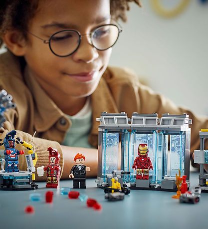 LEGO® Marvel - Iron Mans Laboratorium: Dragt... 76315 - 384 Dele