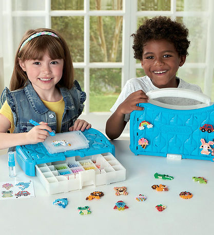 Aquabeads Perlesæt - 900 stk. - Beginners Craft Studio Aquabeads Perlesæt - 900 stk. - Beginners Craft Studio