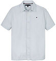 Tommy Hilfiger Skjorte - Seersucker - Breezy Blue White Stripe Tommy Hilfiger Skjorte - Seersucker - Breezy Blue White Stripe