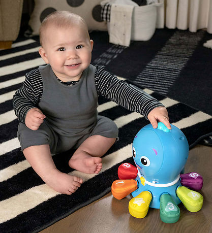 Baby Einstein Aktivitetslegetøj - 4-i-1 Crawl & Chase Pal - Go O Baby Einstein Aktivitetslegetøj - 4-i-1 Crawl & Chase Pal - Go O