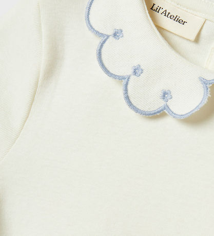 Lil Atelier T-shirt - NmfFundo Coconut Mlik/Zen Blue Lil Atelier T-shirt - NmfFundo Coconut Mlik/Zen Blue