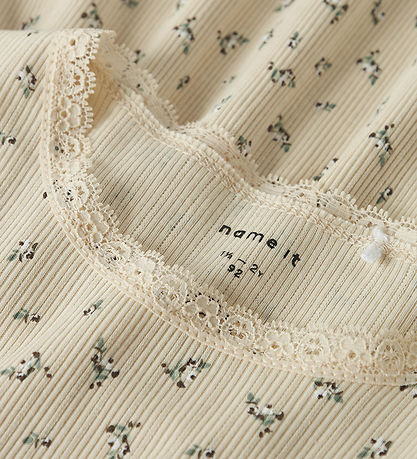 Name It Kjole - Rib - NmfHoise - Sun Kiss m. Blomster Name It Kjole - Rib - NmfHoise - Sun Kiss m. Blomster