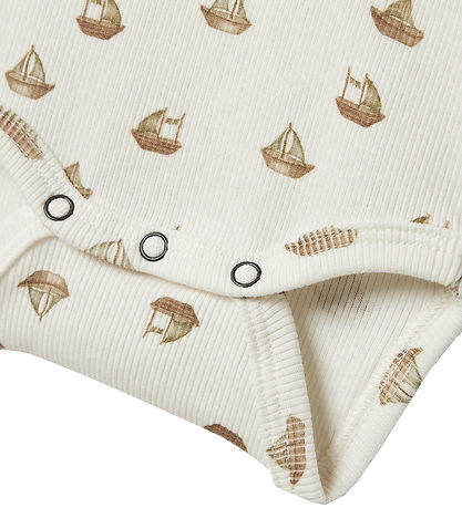 Lil' Atelier Bodysuit s/s - Rib - NbmLavo - Coconut Milk w. Boat