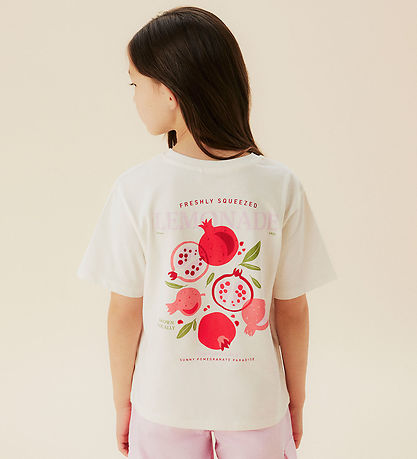 Name It T-shirt - NkfKassandra - Coconut Milk m. Granatæbler Name It T-shirt - NkfKassandra - Coconut Milk m. Granatæbler