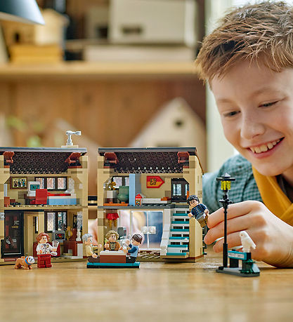 LEGO® Harry Potter - Ligustervænget: Tante M... 76451 - 639 Dele