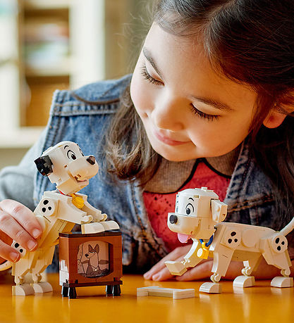 LEGO® Disney - Hvalpene Lucky Og Penny Fra 1... 43271 - 268 Dele