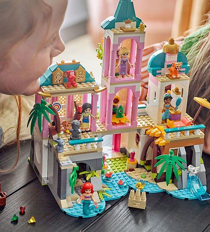 LEGO® Disney - Prinsesseslot Og Royale Kæledyr 43267 - 787 Dele