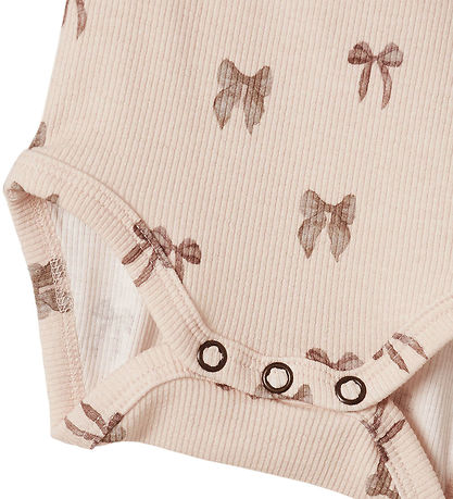 Lil' Atelier Body l/æ - Rib - NbfGavo - Silver Peony/Bow Lil' Atelier Body l/æ - Rib - NbfGavo - Silver Peony/Bow