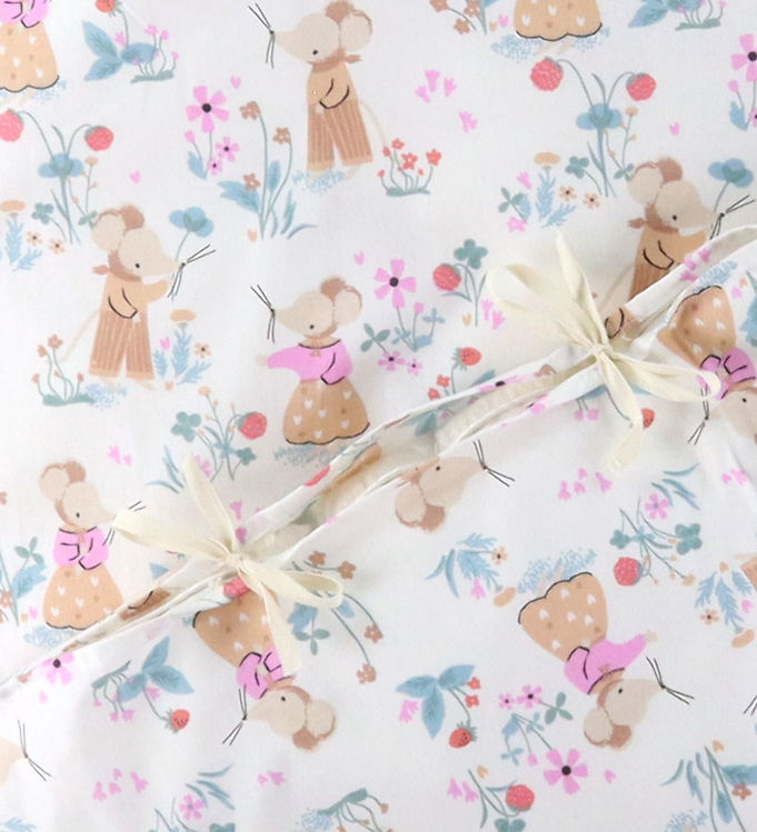 Nørgaard Madsens Sengetøj - Baby - Natur m. Mus i Haven