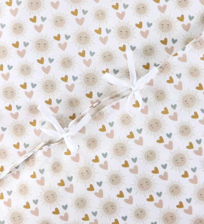 Nørgaard Madsens Sengetøj - Junior - Hvid m. Glad Sol/Hjerter