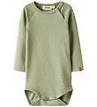 Lil' Atelier Body l/æ - NbmLalo - Seagrass Lil' Atelier Body l/æ - NbmLalo - Seagrass