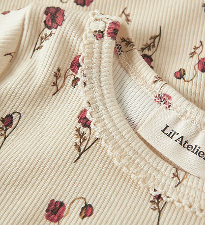 Lil Atelier Bluse - Rib - NmfLavo - Turtledove m. Blomster