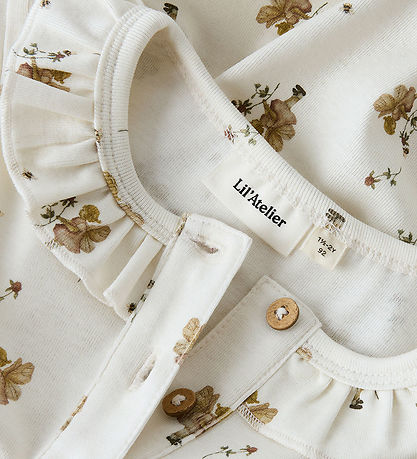 Lil' Atelier Kjole - NmfLayo - Coconut Milk Lil' Atelier Kjole - NmfLayo - Coconut Milk