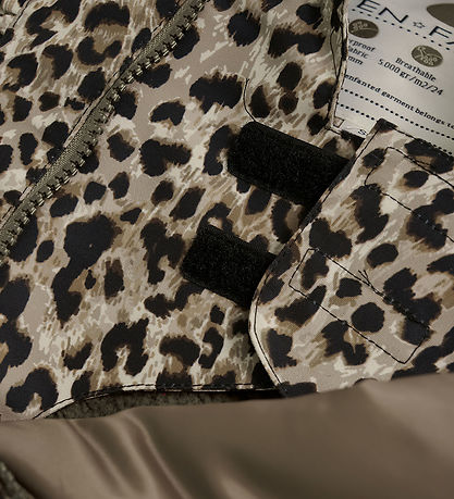 En Fant Flyverdragt - Pine Bark m. Leopard