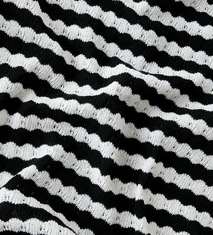 LMTD T-shirt - Strik - NlfSille - Sort/Hvid m. Hulmønster