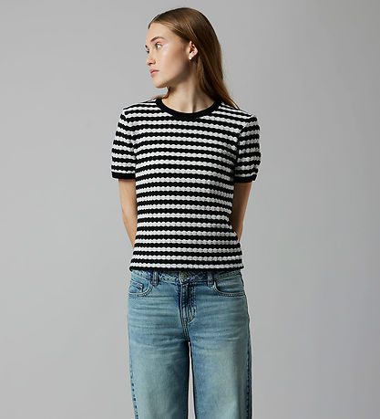 LMTD T-shirt - Strik - NlfSille - Sort/Hvid m. Hulmønster