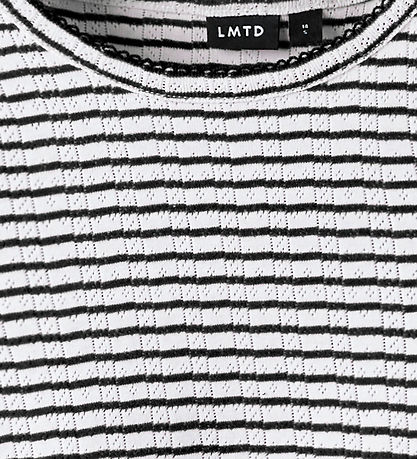 LMTD T-shirt - NlfSeher - Black Coffee/Hvid m. Hulmønster