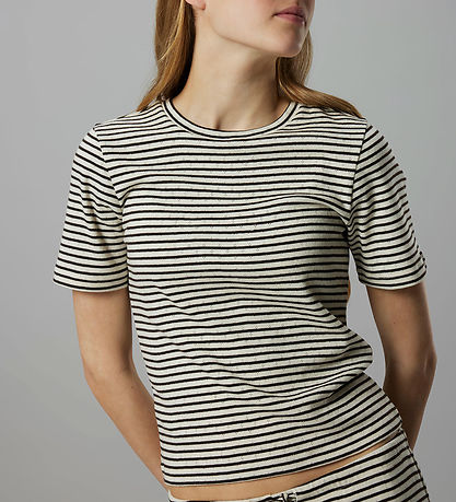 LMTD T-shirt - NlfSeher - Black Coffee/Hvid m. Hulmønster