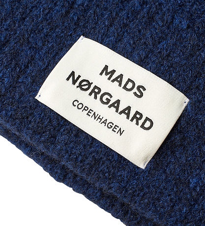 Mads Nørgaard Hue - Uld/Akryl - Tosca Anju - Peacot Mads Nørgaard Hue - Uld/Akryl - Tosca Anju - Peacot