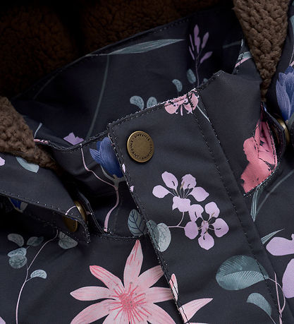 En Fant Flyverdragt - Ebony m. Blomster/Flæser En Fant Flyverdragt - Ebony m. Blomster/Flæser