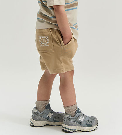 The New Shorts - TnstTitan - Humus