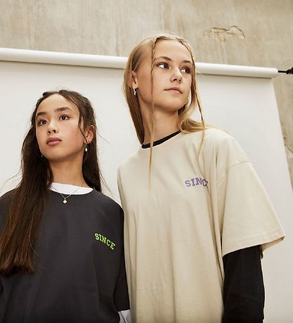 Hound T-Shirt - Oversized - Off White Hound T-Shirt - Oversized - Off White