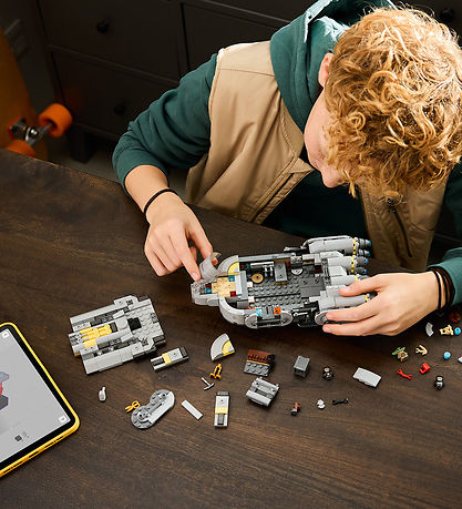 LEGO® Star Wars - Anzellansk Rumskib 75445 - 701 Dele