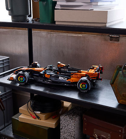 LEGO® Technic - McLaren MCL39 F1-bil 42228 - 1675 Dele