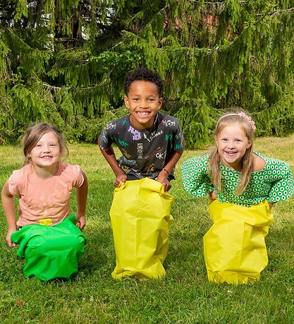 TACTIC Game - Sack race - Active Play