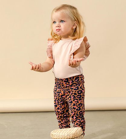 The New Siblings T-shirt - Carola - Peach Whip The New Siblings T-shirt - Carola - Peach Whip