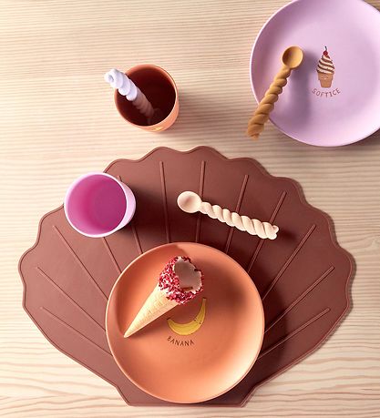 OYOY Dækkeserviet - Scallop - Nutmeg OYOY Dækkeserviet - Scallop - Nutmeg