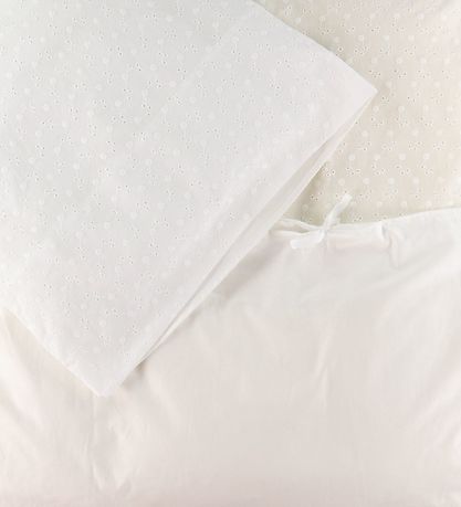 Nørgaard Madsens Sengetøj - Baby - Hvid m. Broderi Anglaise