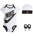 Nike Gaveæske - Body k/æ/Hue/Strømper - Futura - Hvid Nike Gaveæske - Body k/æ/Hue/Strømper - Futura - Hvid
