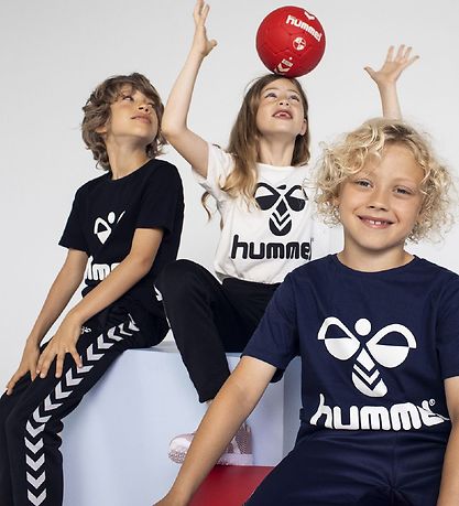 Hummel T-shirt - hmlTres - Sort Hummel T-shirt - hmlTres - Sort