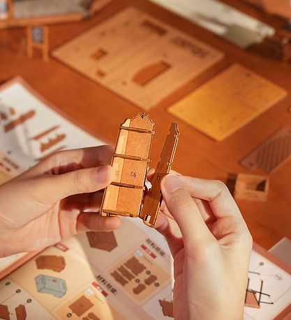 Rolife Miniature - Corner Bookstore DG164