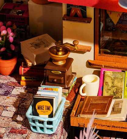 Rolife Miniature - Corner Bookstore DG164